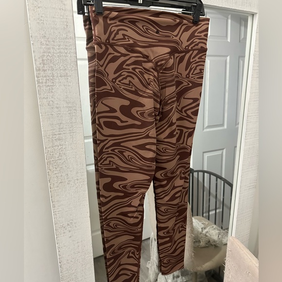 Balance Athletica (now Vitality) Storm Pant in Desert - Picture 3 of 6